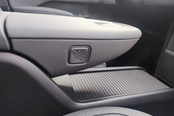 2023 Zeekr X с пробегом 20 км