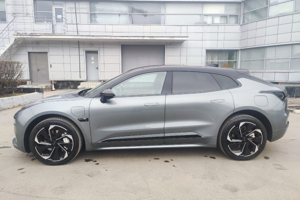 2023 Zeekr 001 с пробегом 20 км