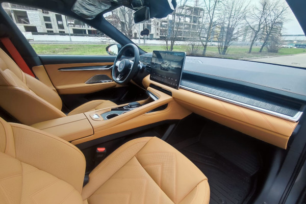 2023 Zeekr 001 с пробегом 20 км