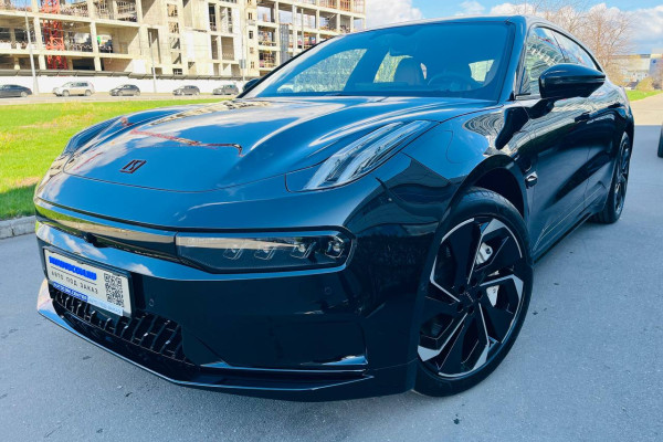 2023 Zeekr 001 с пробегом 20 км