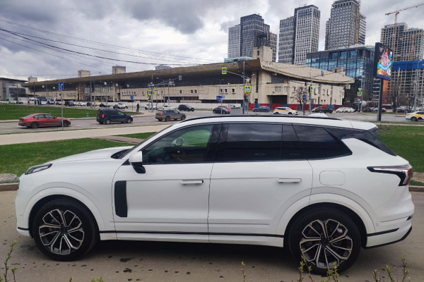 2023 Lynk & Co 09 с пробегом 20 км
