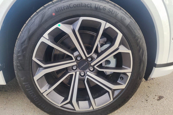 2023 Lynk & Co 09 с пробегом 20 км