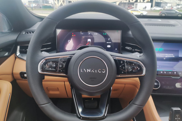 2023 Lynk & Co 09 с пробегом 20 км