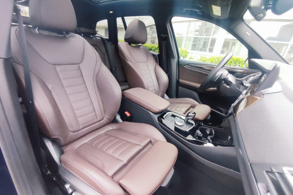 2022 BMW X3 с пробегом 10 200 км