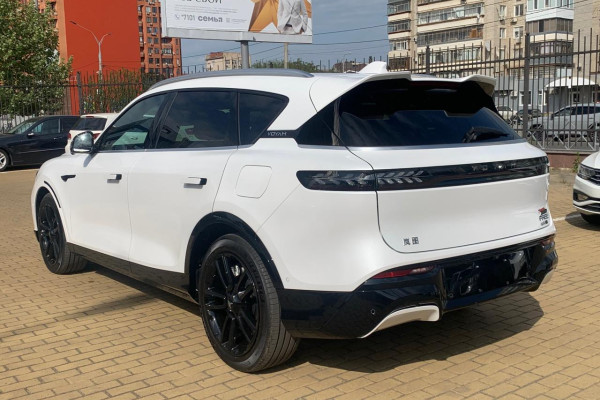 2023 Voyah Free с пробегом 20 км