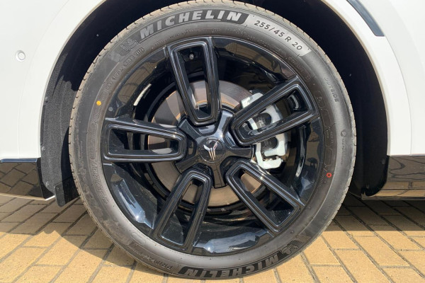 2023 Voyah Free с пробегом 20 км