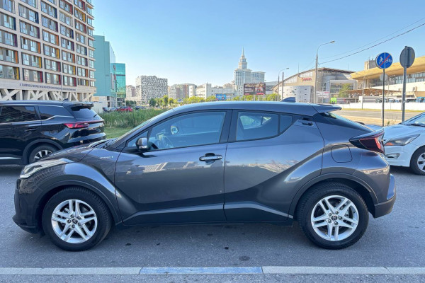 2021 Toyota C-HR с пробегом 44 000 км