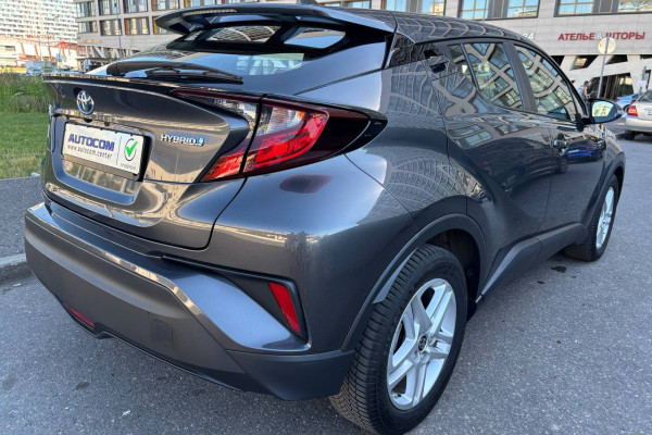 2021 Toyota C-HR с пробегом 44 000 км