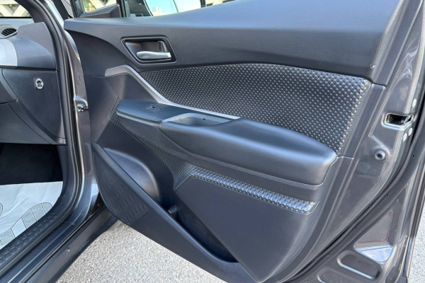 2021 Toyota C-HR с пробегом 44 000 км