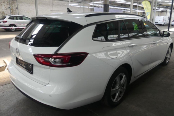 2020 Opel Insignia с пробегом 83 826 км