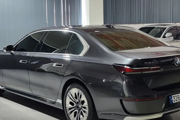 2023 BMW 7 серии с пробегом 10 000 км