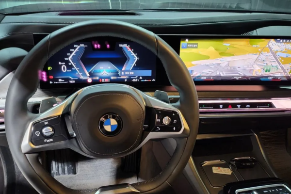 2023 BMW 7 серии с пробегом 10 000 км