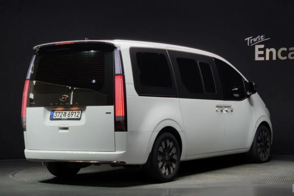 2023 Hyundai Staria с пробегом 22 344 км