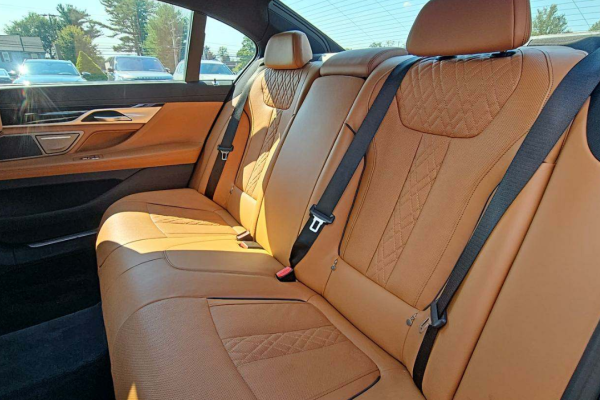 2021 BMW 7 серии с пробегом 23 028 км