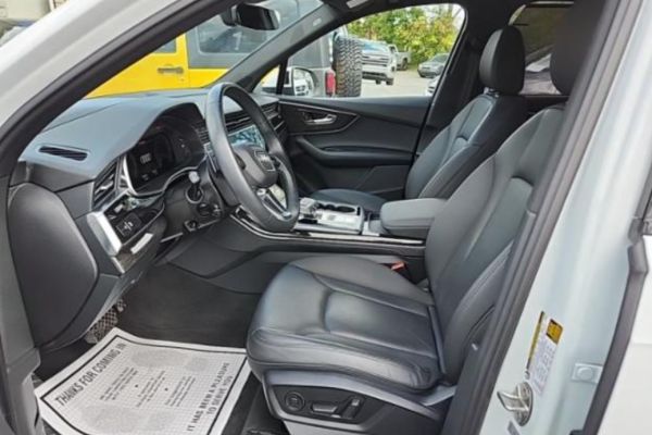 2021 Audi Q7 с пробегом 16 000 миль