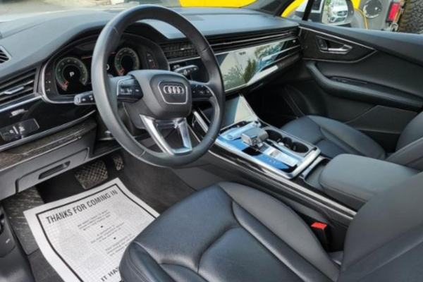 2021 Audi Q7 с пробегом 16 000 миль