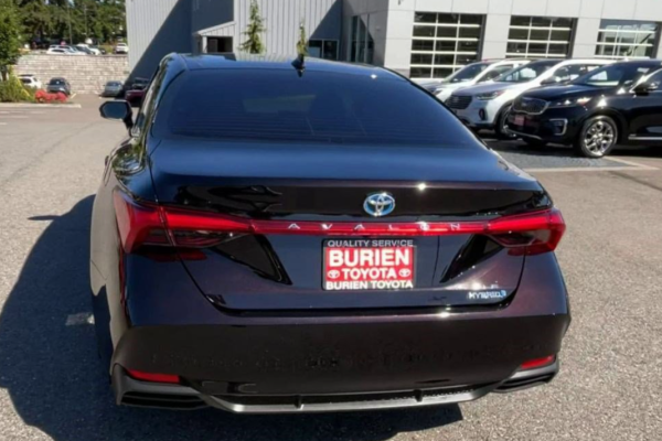 2021 Toyota Avalon с пробегом 43 000 миль