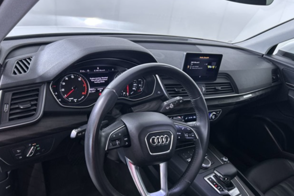 2020 Audi Q5 с пробегом 39 621 км