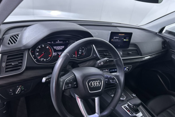 2020 Audi Q5 с пробегом 39 621 км