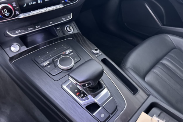 2020 Audi Q5 с пробегом 39 621 км