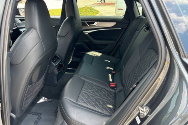 2021 Audi S6 с пробегом 25 758 миль