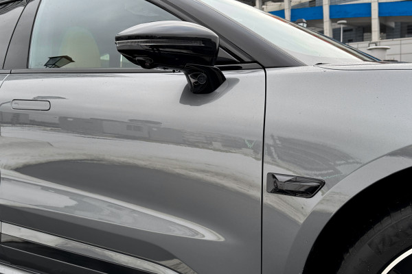 2023 Zeekr 001 с пробегом 20 км