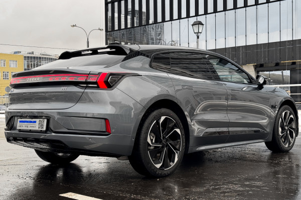 2023 Zeekr 001 с пробегом 20 км