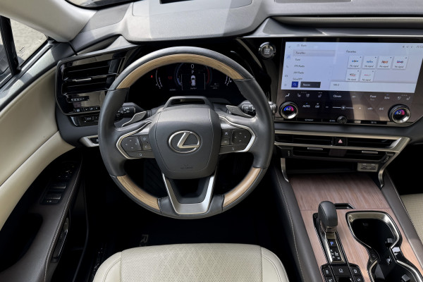 2023 Lexus RX с пробегом 40 088 км