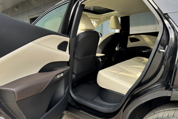 2023 Lexus RX с пробегом 40 088 км
