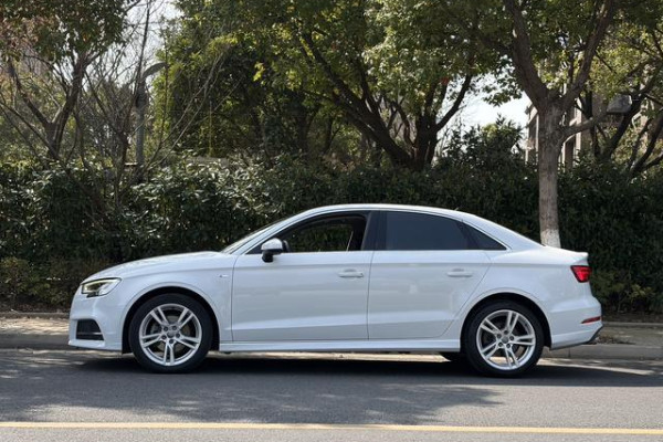 2021 Audi A3 с пробегом 35 000 км