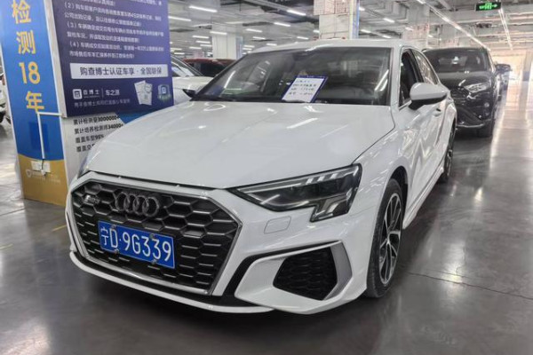 2022 Audi A3 с пробегом 42 800 км
