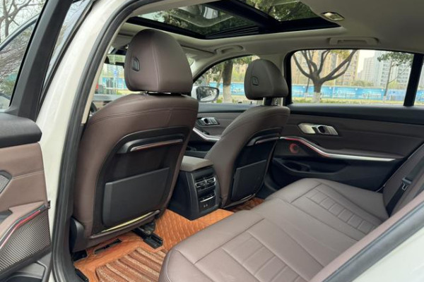 2021 BMW 3 серии с пробегом 72 000 км