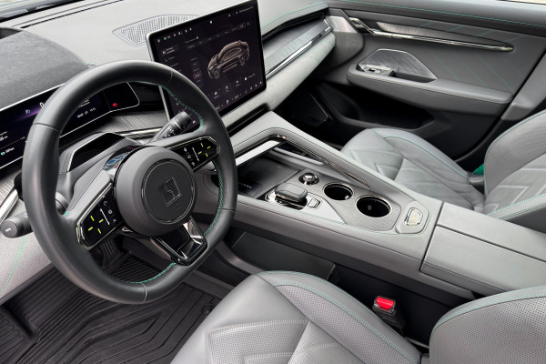 2023 Zeekr 001 с пробегом 26 605 км