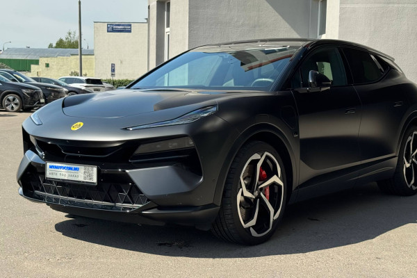 2025 Lotus Eletre с пробегом 5 000 км