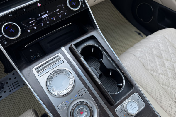 2020 Genesis GV80 с пробегом 72 570 км